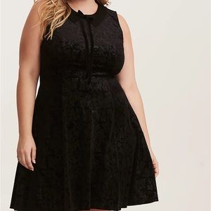 TORRID DISNEY VILLIAN VELVET DRESS/ SUPER RARE SIZE 16